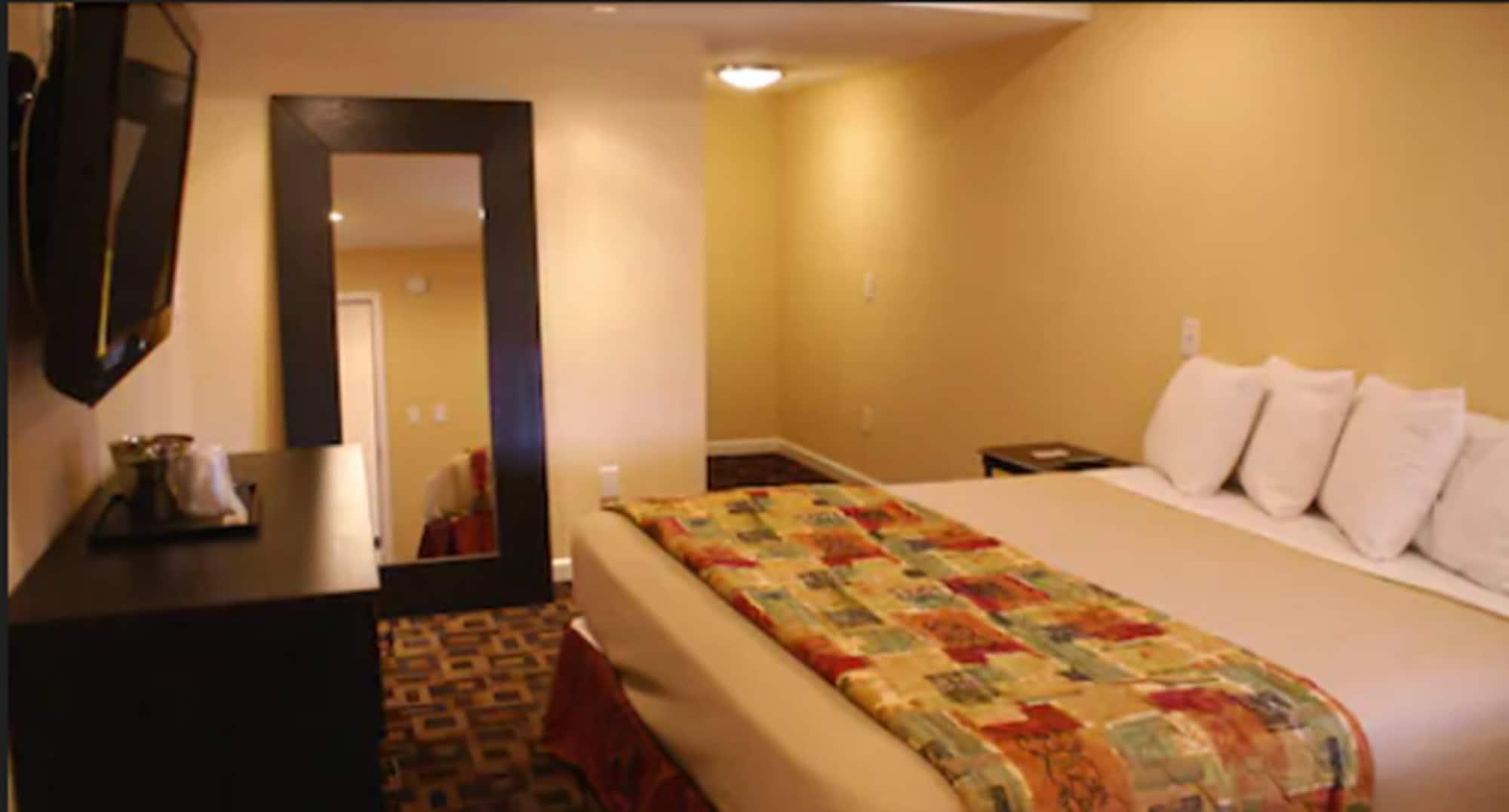 Relax Inn & Suites 埃尔卡洪 外观 照片