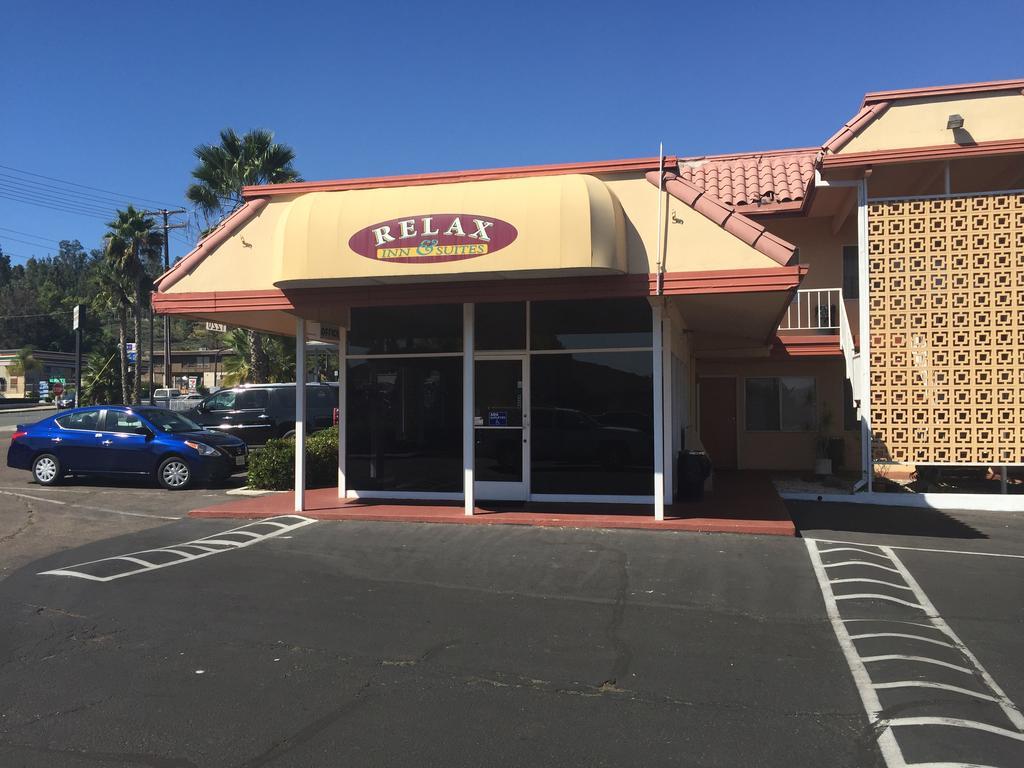 Relax Inn & Suites 埃尔卡洪 外观 照片