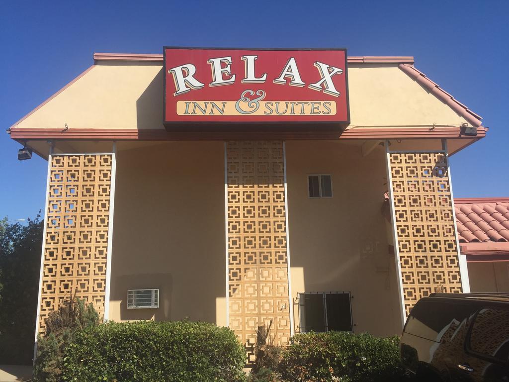 Relax Inn & Suites 埃尔卡洪 外观 照片