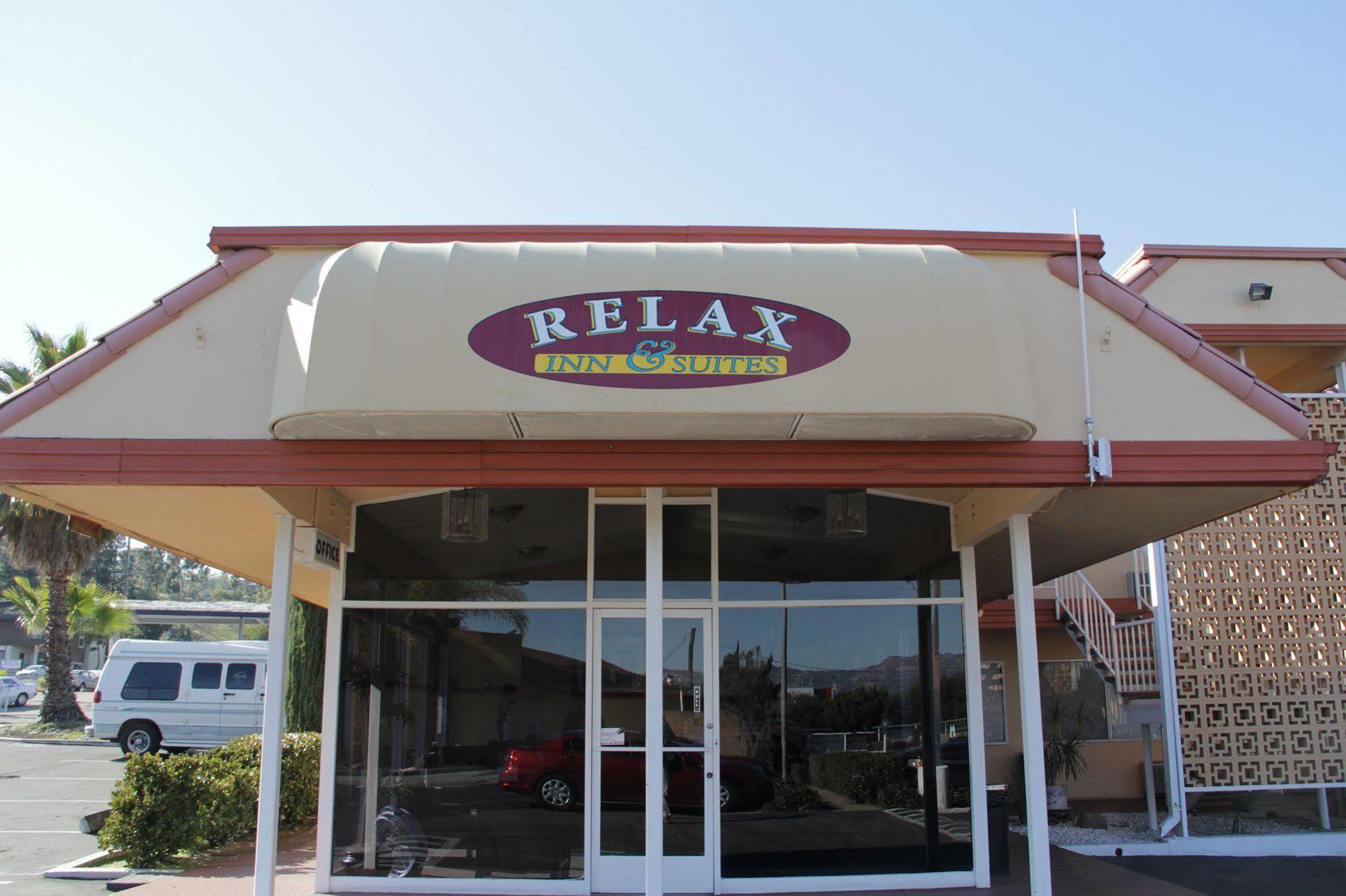 Relax Inn & Suites 埃尔卡洪 外观 照片